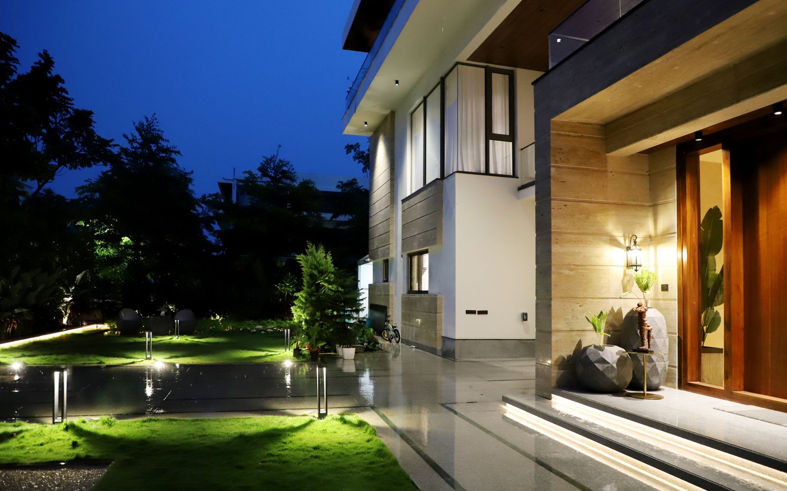 Architectural facade lighting